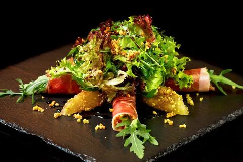 Salad with prosciutto. Foto stock