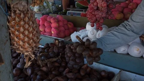 Salak and grapes Video stock 200839877