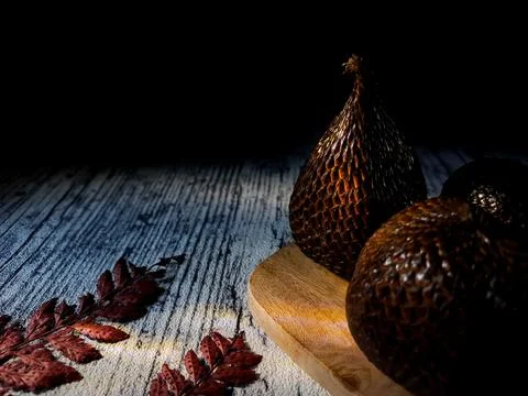 Salak is a type of palm fruit commonly eaten. snake fruit, its scientific n.. Stock Photos