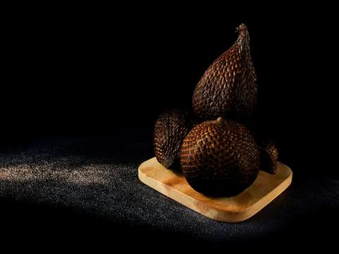 Salak is a type of palm fruit commonly eaten. snake fruit, its scientific n.. Stock Photos