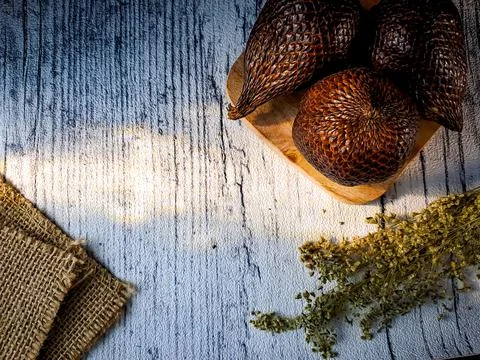 Salak is a type of palm fruit commonly eaten. snake fruit, its scientific n.. Stock Photos