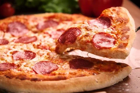 Salami pizza on the table Foto stock