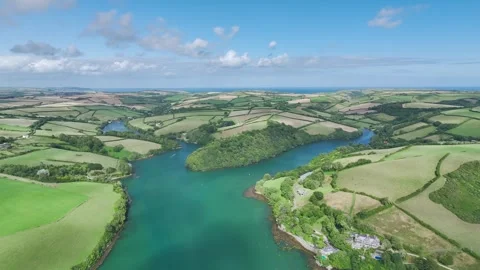 Salcombe and Mill Bay over Kingsbridge Estuary from a drone, Devon, England 库存影片 280090052