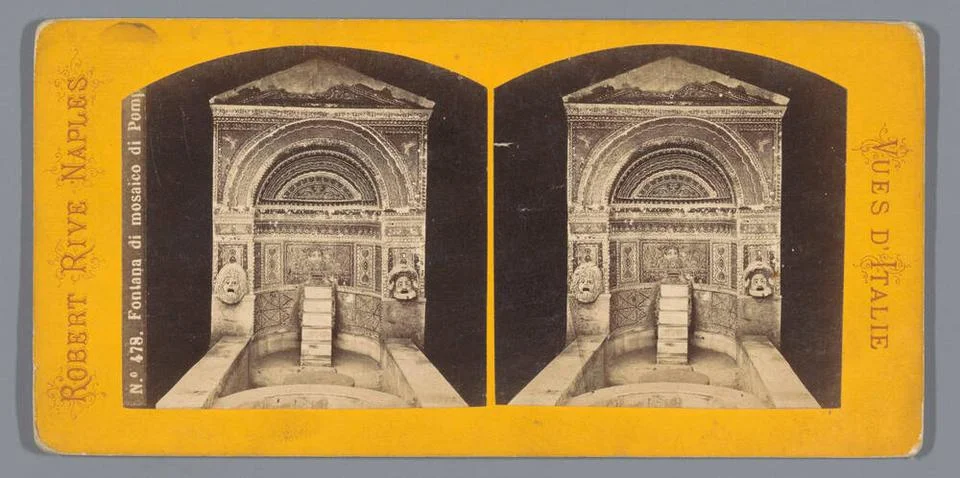 SALEGEINEENEERD MET MOGEEK FEET IN POMPEES; Pompei mosaic fountain; Vesi D... Stock Photos