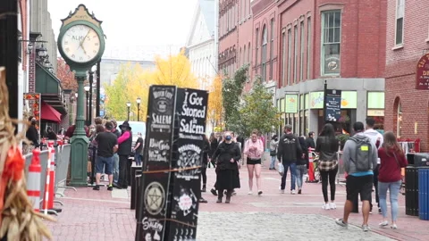 SALEM PEDESTRIANS Stock Footage 178501958