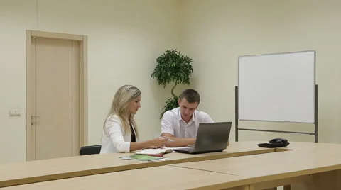 Sales manager talking to client, business presentation on laptop Stock Footage 61318380