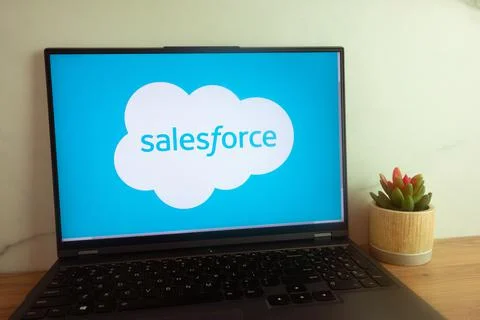 Salesforce Inc cloud-based software company logo on laptop Foto stock