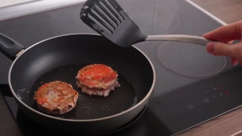 Salmon and broccoli steak digested with a spatula. salmon and broccoli half Stock Footage 169260060