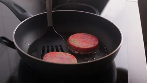 Salmon and broccoli steak digested with a spatula. salmon and broccoli half Stock Footage 170199988