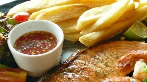 Salmon and Prawns steak Video stock 76057352