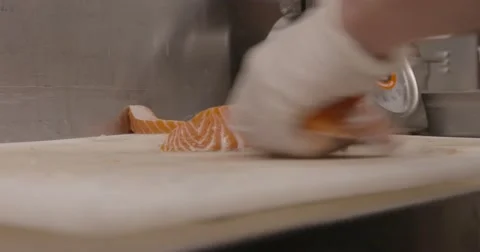 Salmon cut and place on scale Vídeos de archivo 60063092