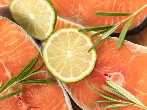 Salmon with lemon slice close-up Foto stock