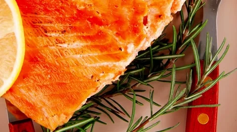 Salmon on plate Vídeos de archivo 42855748