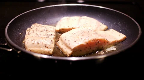 Salmon sautee Stock-Footage 39608896