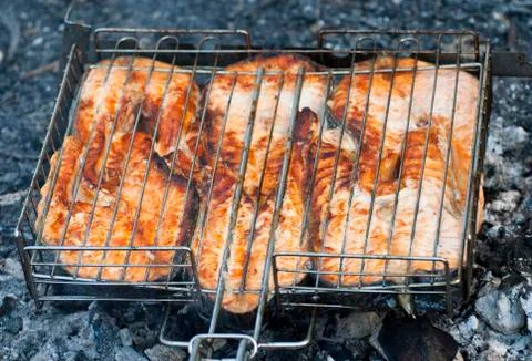 Salmon steak on the fire. Stock-Fotos
