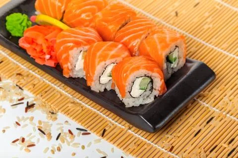 Salmon sushi rolls Foto stock