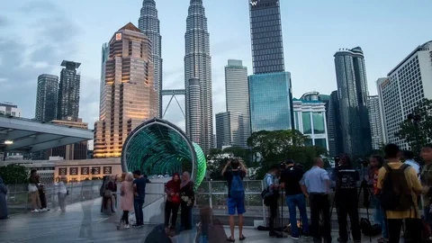 SALOMA LINK PAN DOWN Stockbeeldmateriaal 125032139