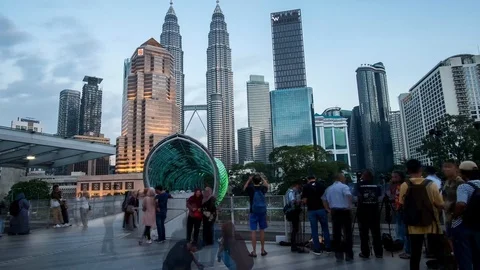 SALOMA LINK PAN RIGHT Stock Footage 125032868