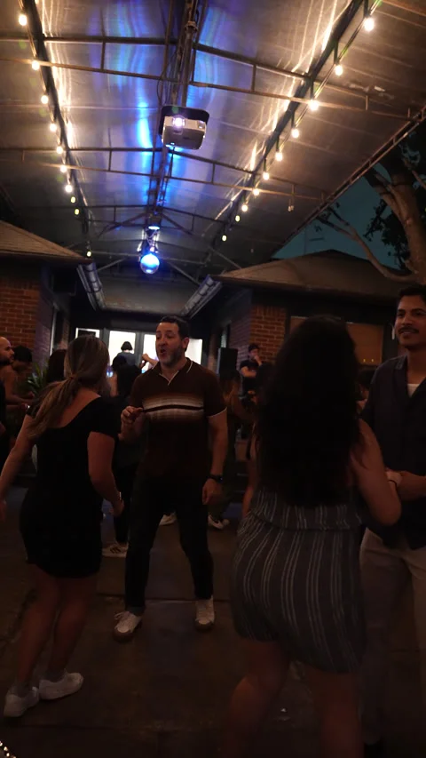 Salsa Around The World Vidéo 323665732