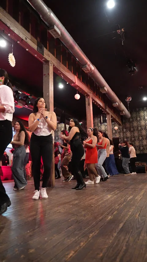 Salsa Around The World 스톡 동영상 323667160