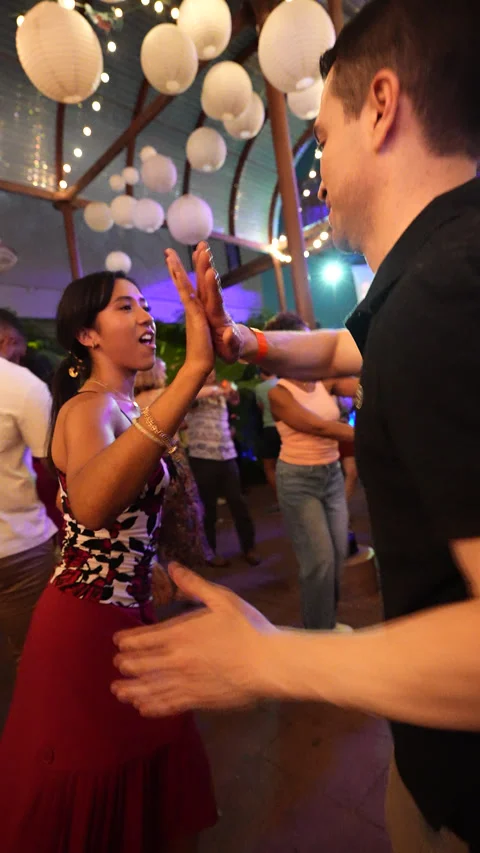 Salsa Music Around The World Vidéo 324659065