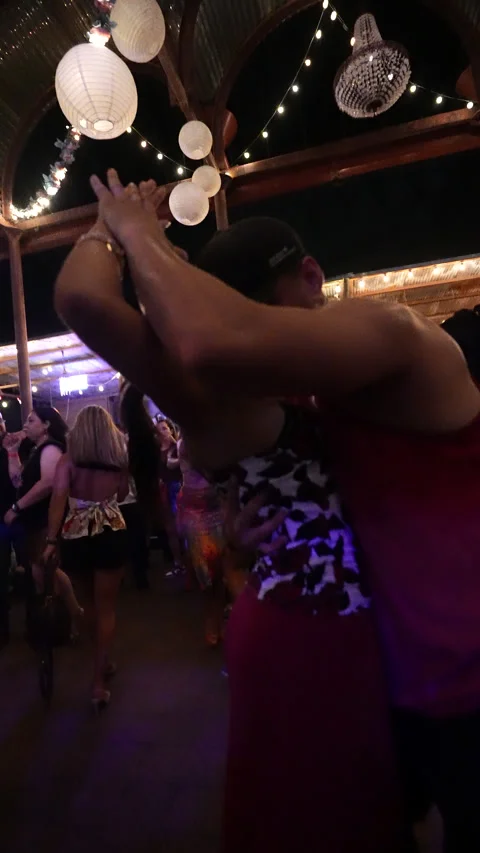 Salsa Music Around The World Видео 324659743