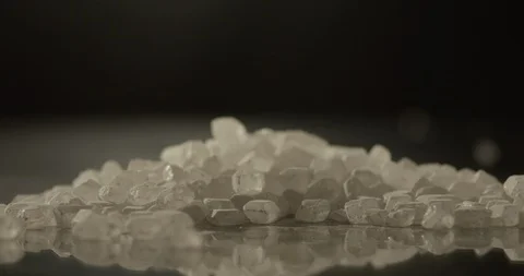 Salt and sugar coarsely Vidéo 112095920