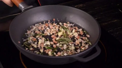 Salt in hot frying pan Stock-Footage 84603776