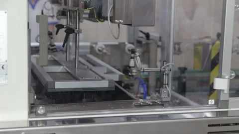 Salt packaging in production 動画素材 88442843