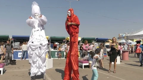 Samara, Russia - August 19, 2017. Gastronomic food festival in the shopping Stock Footage 79587277