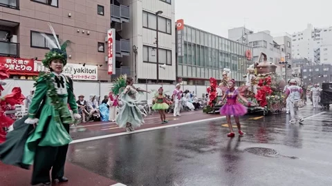 Samba Dancer in Fairy Costume Performing at Asakusa Samba Carnival Street Parade Видео 345841853