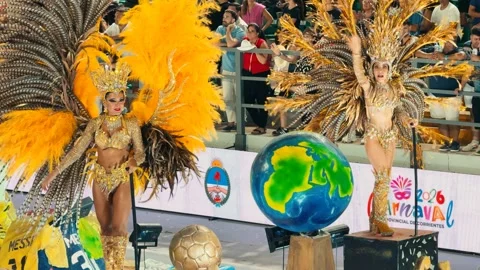 Samba dancers marching at Corrientes Carnival night parade. February 28, 2026. Stock Footage 330062284