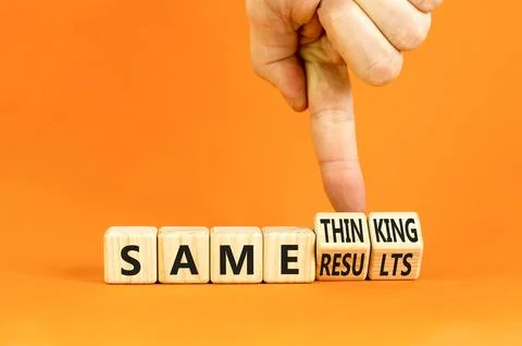 Same thinking and result symbol. Concept words Same thinking same results o.. Fotos de archivo