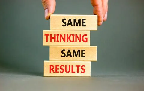 Same thinking and results symbol. Concept word Same thinking same results o.. Fotos de archivo
