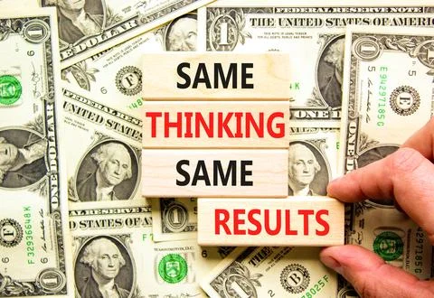 Same thinking and results symbol. Concept word Same thinking same results o.. Fotos de archivo