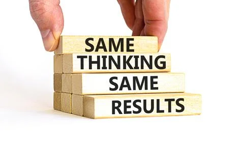 Same thinking and results symbol. Concept word Same thinking same results o.. Fotos de archivo
