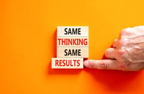 Same thinking and results symbol. Concept word Same thinking same results o.. Fotos de archivo