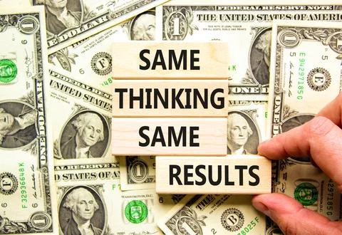 Same thinking and results symbol. Concept word Same thinking same results o.. Fotos de archivo