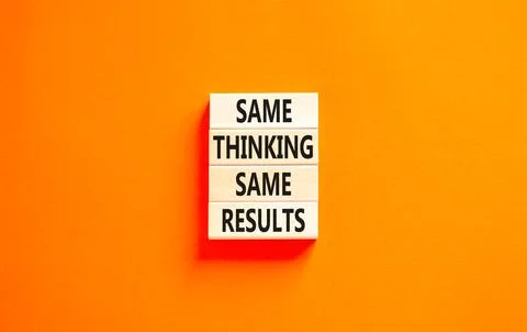 Same thinking and results symbol. Concept word Same thinking same results o.. Fotos de archivo