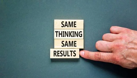 Same thinking and results symbol. Concept word Same thinking same results o.. Fotos de archivo