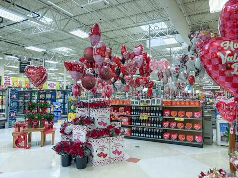 Samner, WA, USA 02-11-2026 - Fred Meyer Valentine's Day in the flower departm Stock Photos