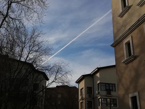Самолётный след 库存照片