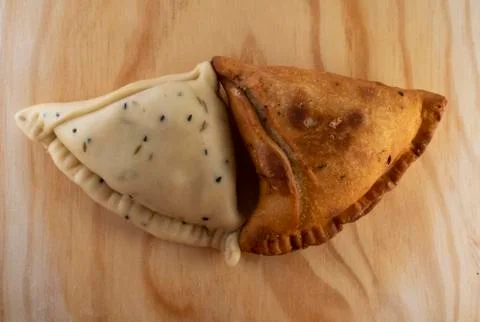 Samosa Cooked and uncooked Stock Photos