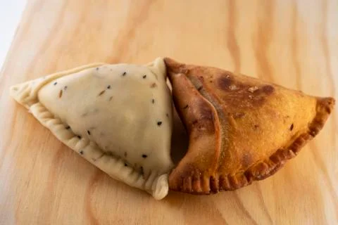 Samosa Cooked and uncooked Stock Photos