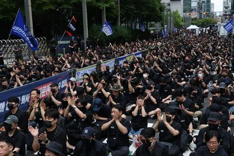 Samsung Electronics workers rally for better compensation system in Seoul, Korea Foto stock