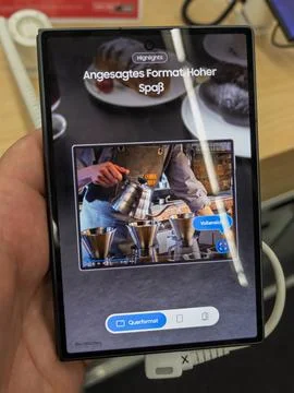 Samsung Galaxy: Innovative Features for Capturing Culinary Moments Stock Photos