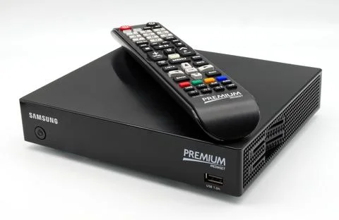 Samsung Premium Mediaset Smart Decoder. Satellite, Digitale Terrestre, Online. Stock Photos