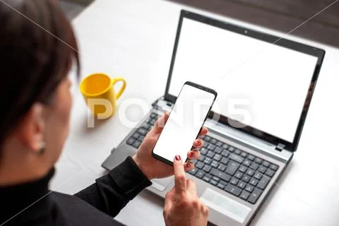 Samsung S9 Plus phone and laptop mockup PSD-Vorlage