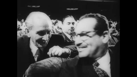 SAN FRANCISCO - 1945: Delegates Shake Hands Amid Conference Crowd Видео 342856479