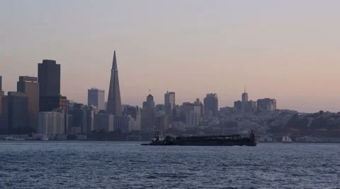 San Francisco Barge Stockbeeldmateriaal 55878290